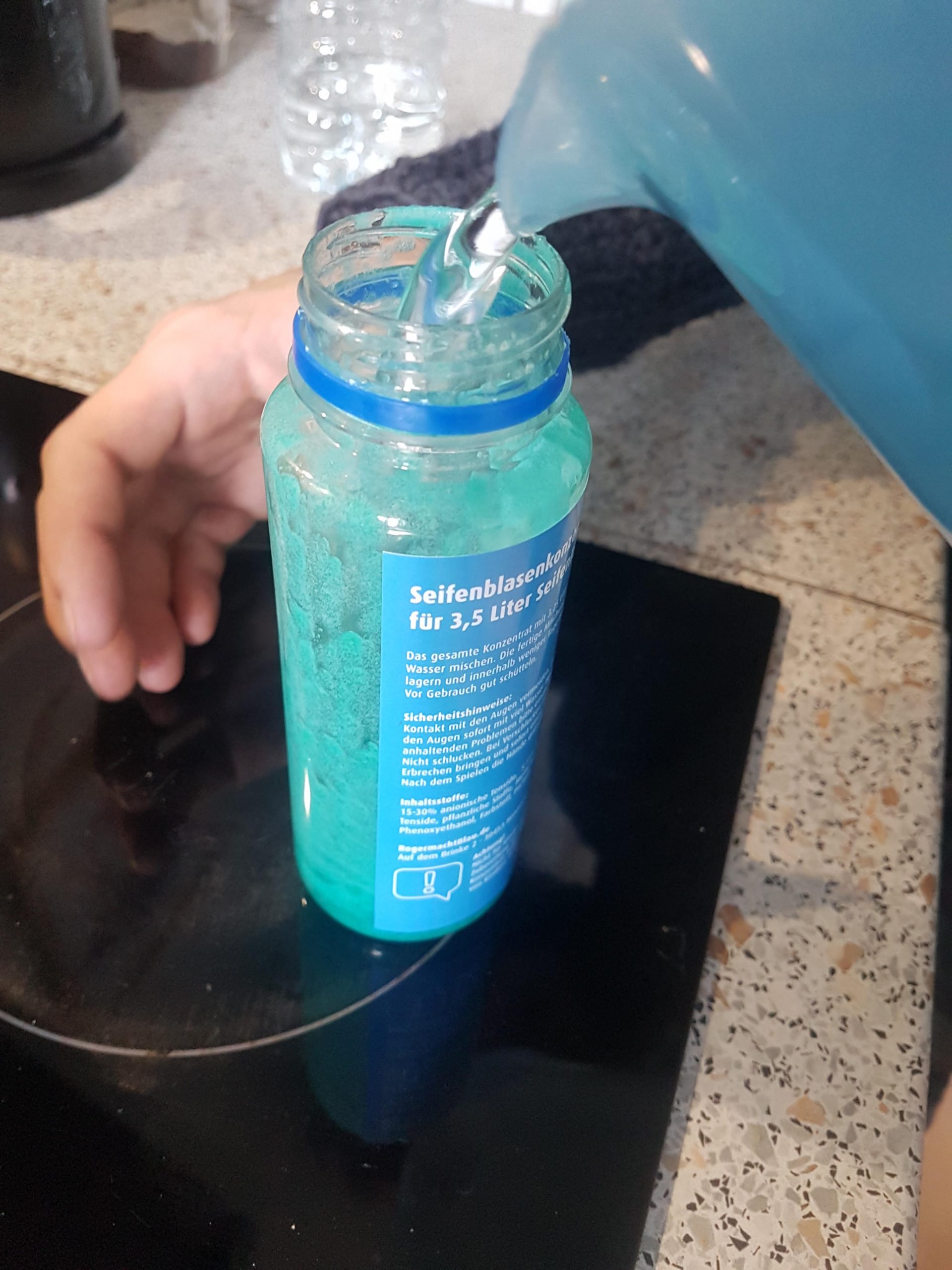 Schritt 4: Flasche mit Wasser ausspülen